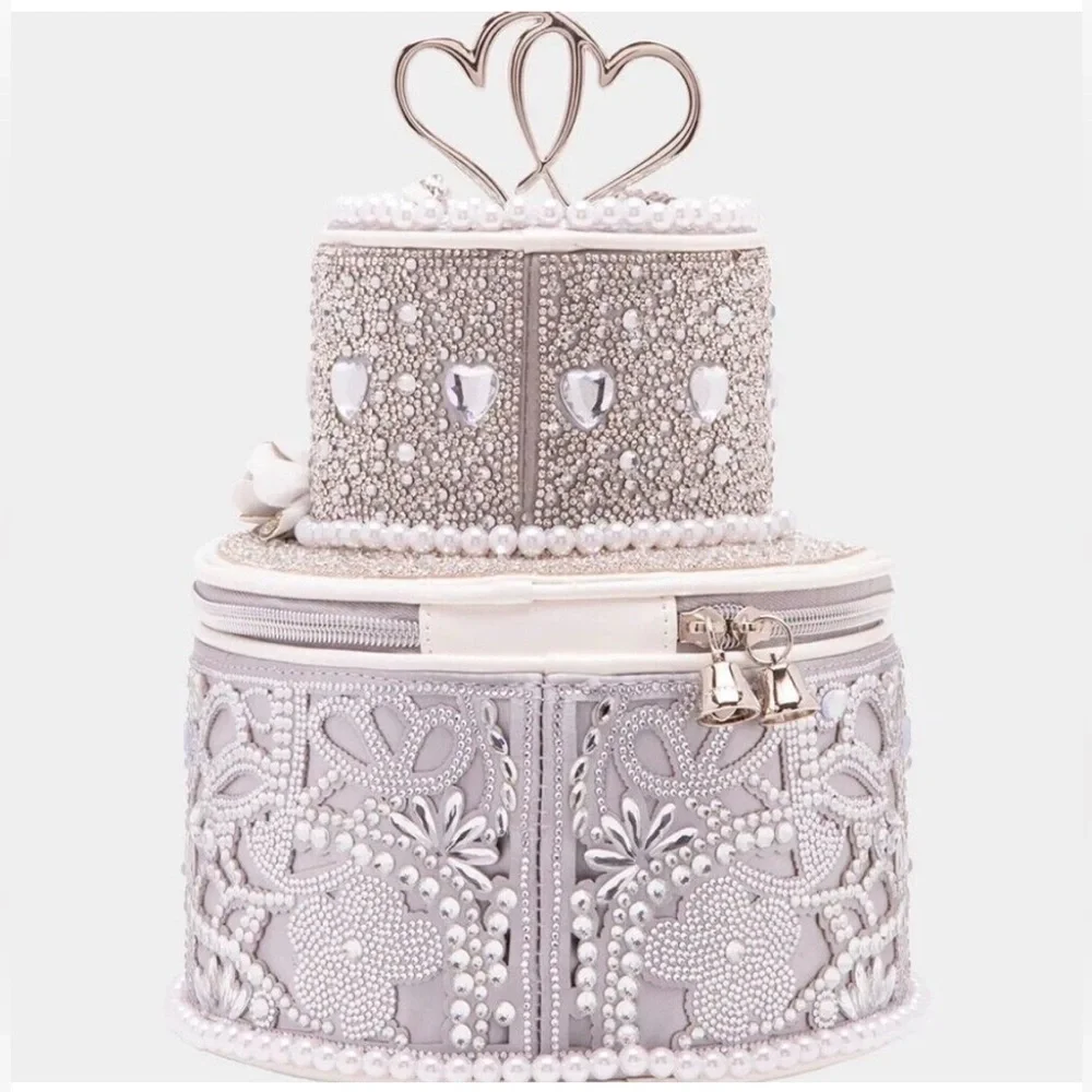 🩶 Betsey Johnson Kitsch Frost Yourself Silver Rhinestone Wedding Cake  Crossbody
